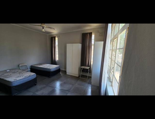 2 BEDROOM APARTMENT FOR SALE IN GLENWOOD